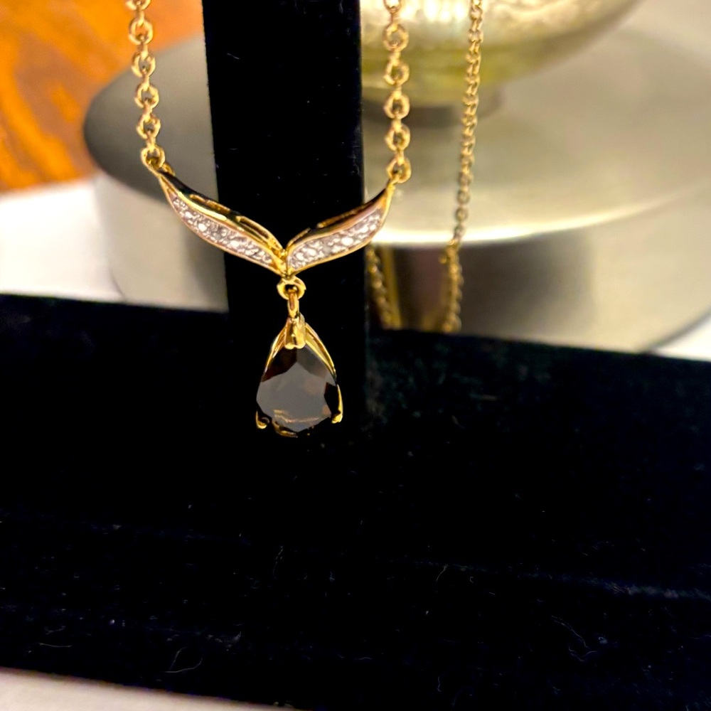 Gold Plated - with black glass  teardrop pendant necklace choker